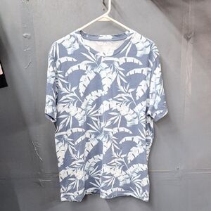 Blue and White Leaf Print T-Shirt
